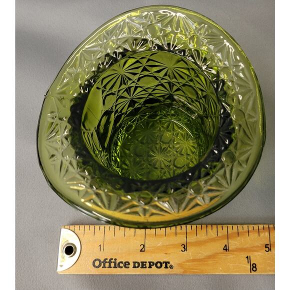 Fenton Vintage Emerald Daisy & Button Top Hat Embossed Texture Vase 3.4" Tall - Picture 13 of 14